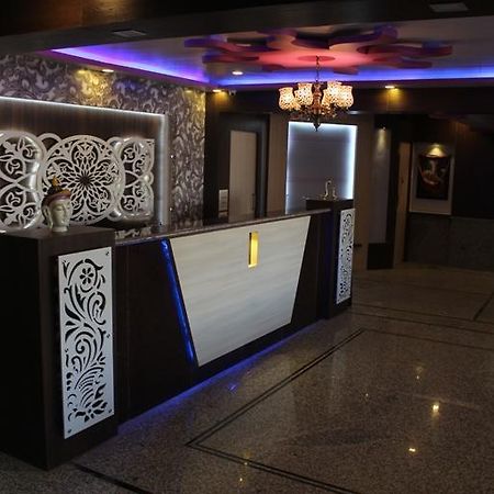 Hotel Pink Shark Sikar Екстериор снимка